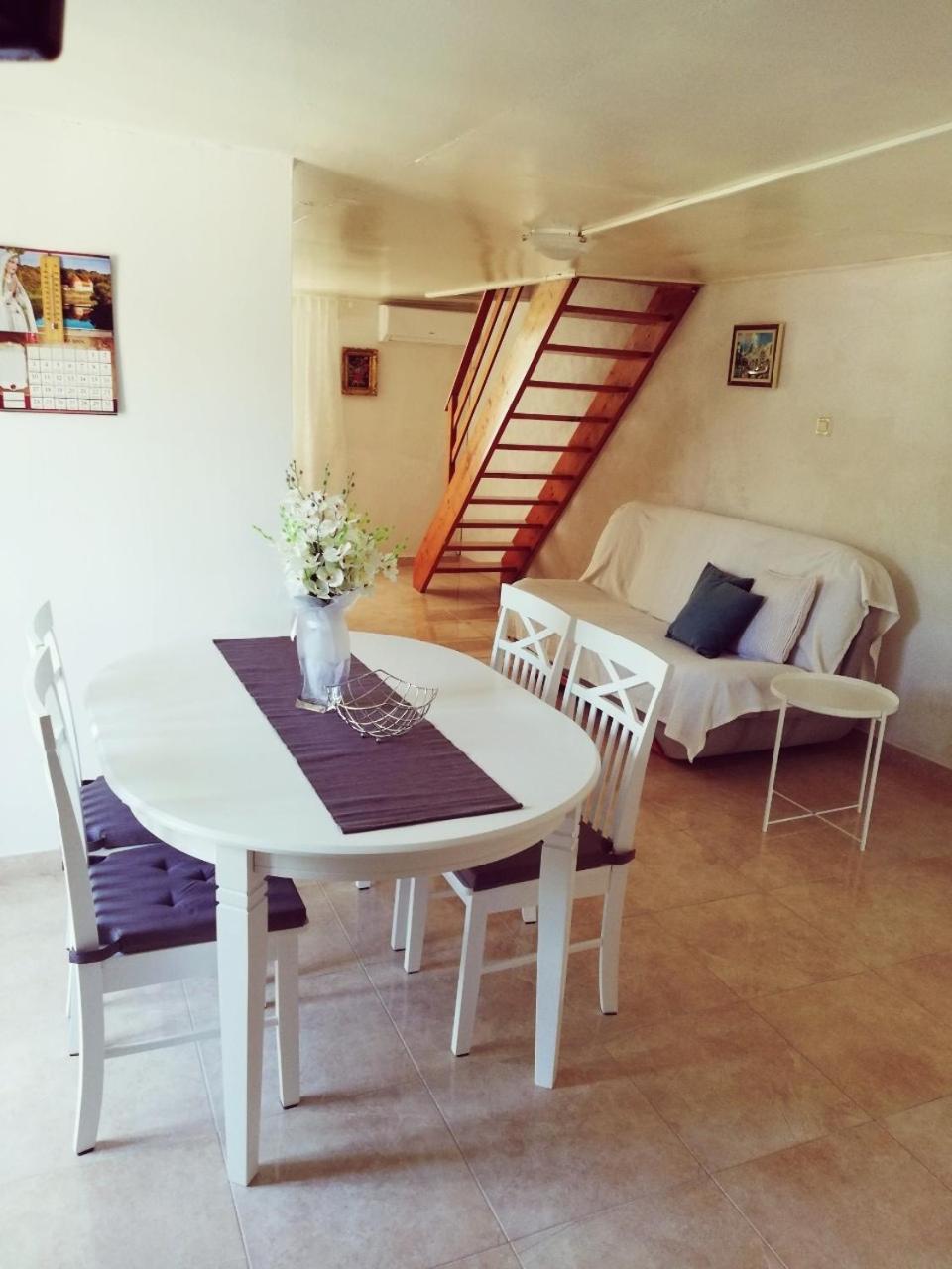 Apartment Surdic Valun Exterior foto